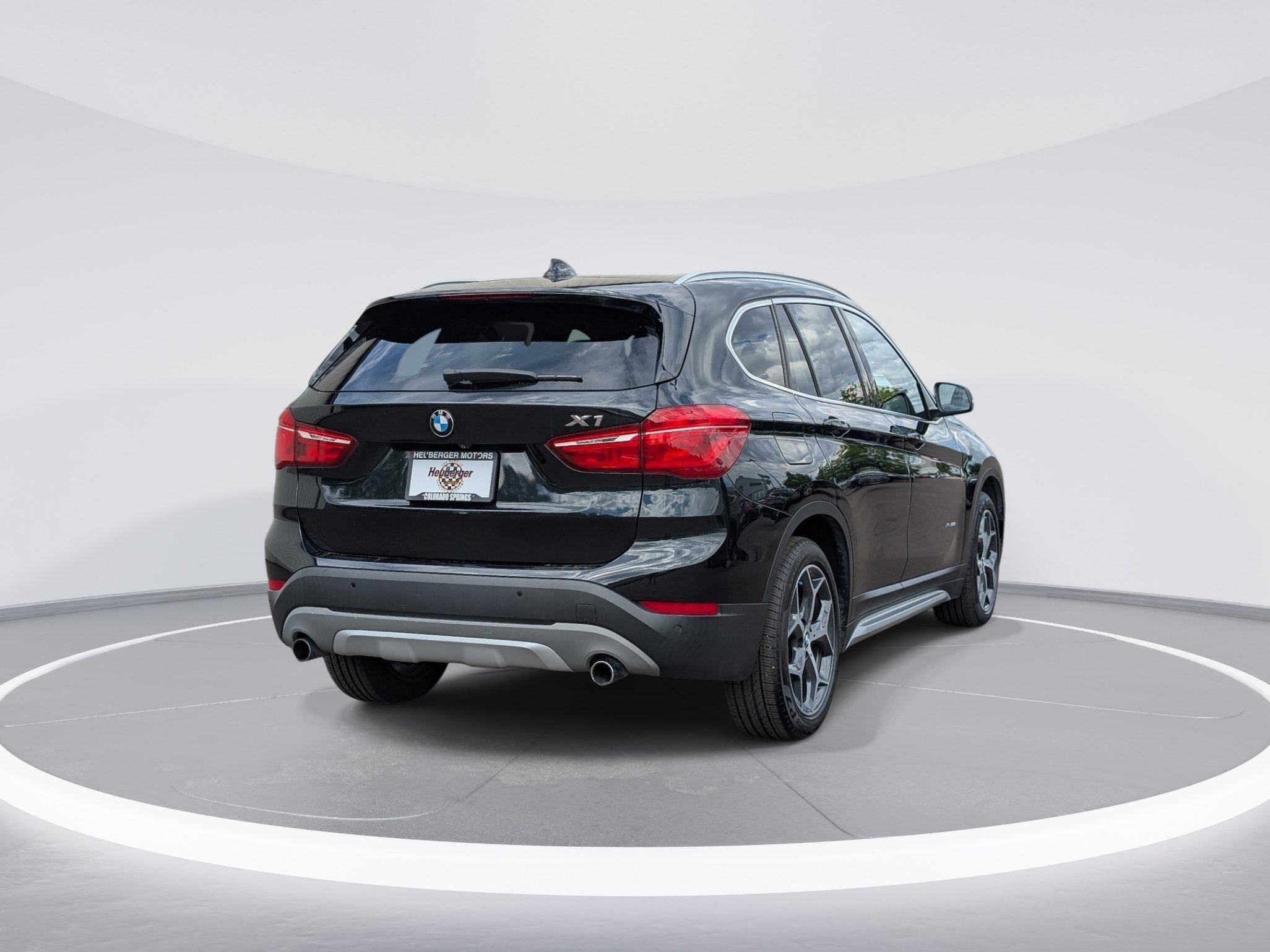 Used 2017 Jet Black BMW xDrive28i image 7