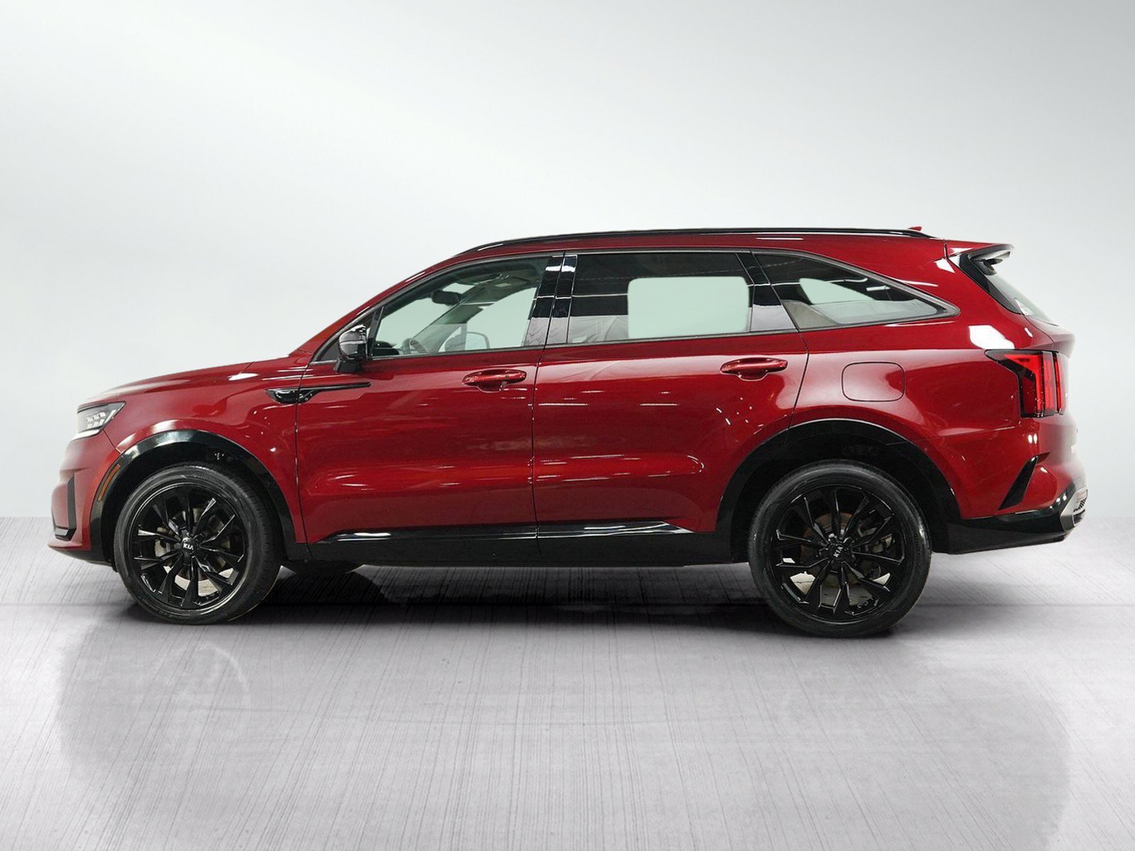 Used 2021 Kia Sorento SX with VIN 5XYRKDLF5MG053351 for sale in Minneapolis, Minnesota