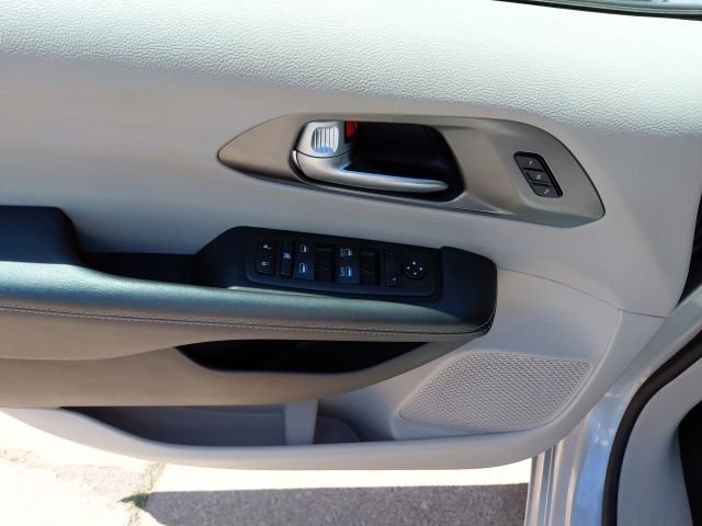 Used 2024 Silver Chrysler Touring L image 26