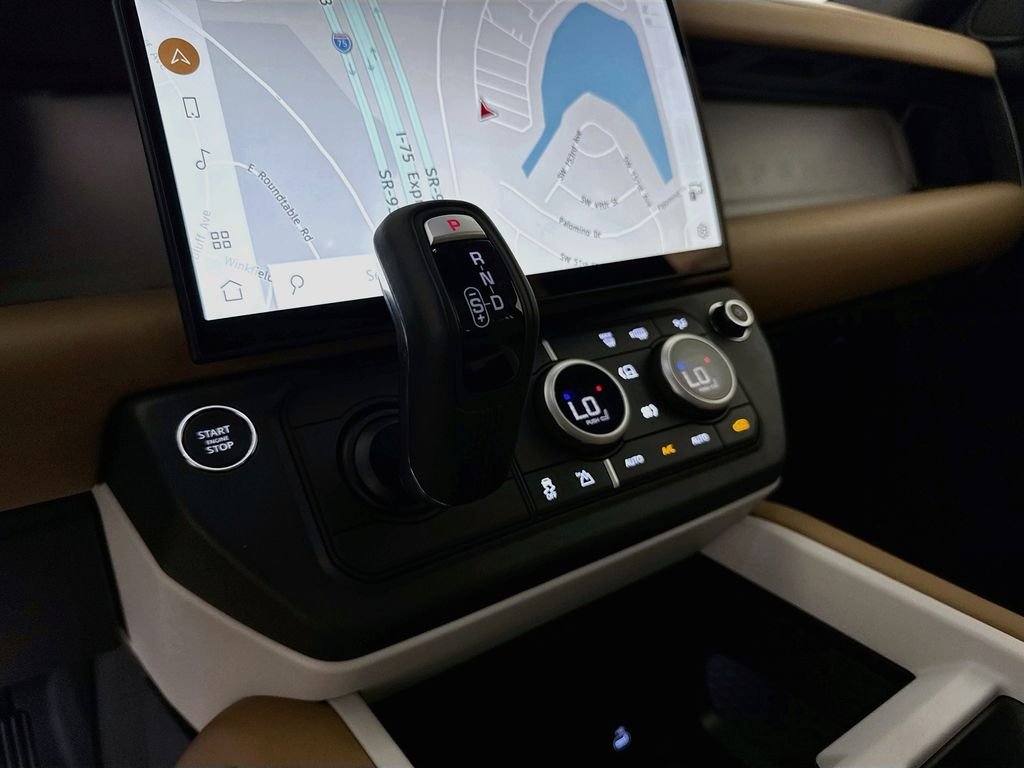 New 2026 Santorini Black Land Rover S image 17