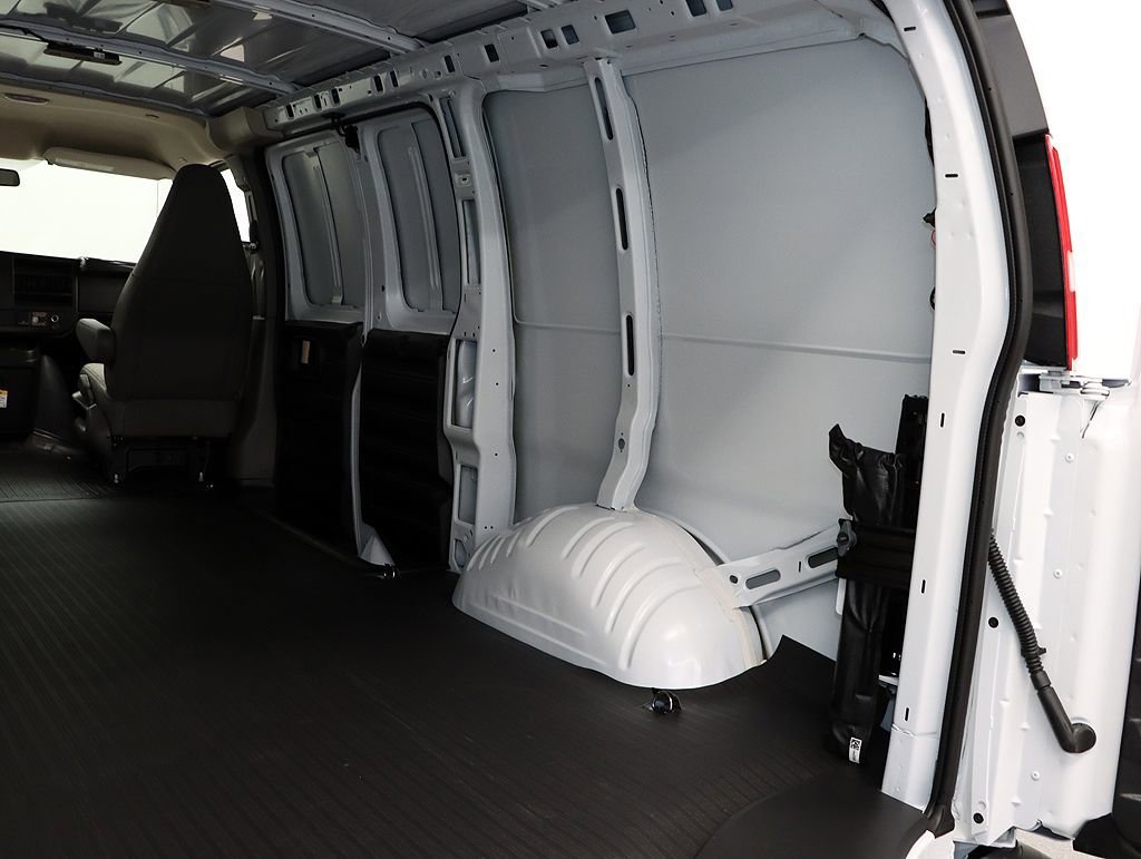 2026 Chevrolet Express Cargo Work Van - Photo 24