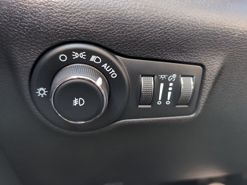 Used 2023 Gray Jeep Trailhawk image 12