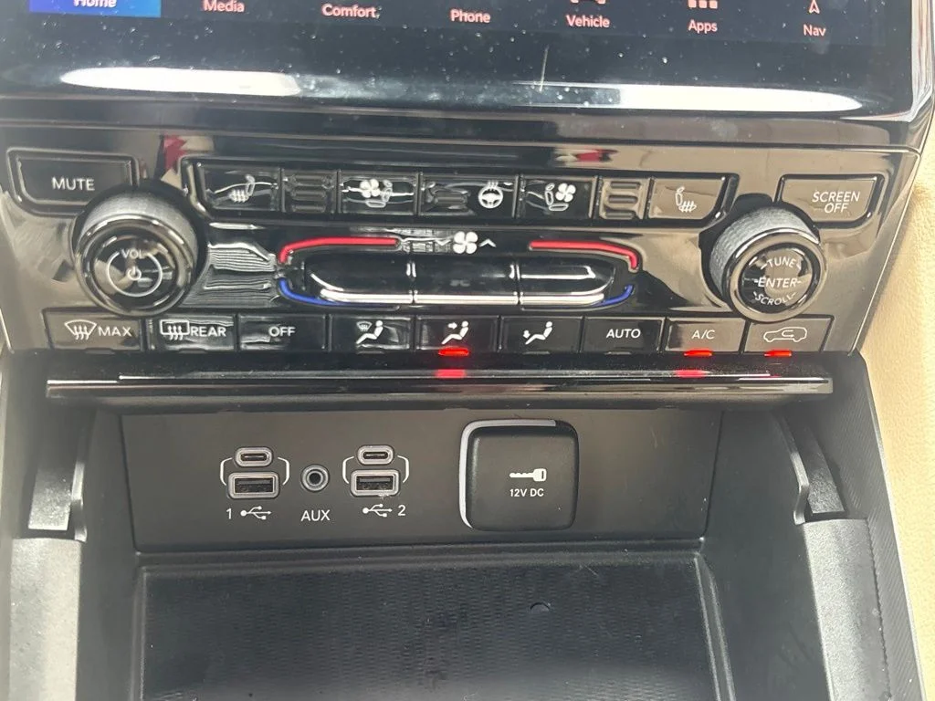 Used 2024 Gray Jeep Limited image 15