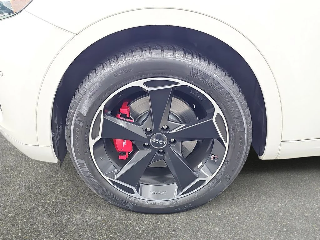 Used 2020  Maserati Base image 34
