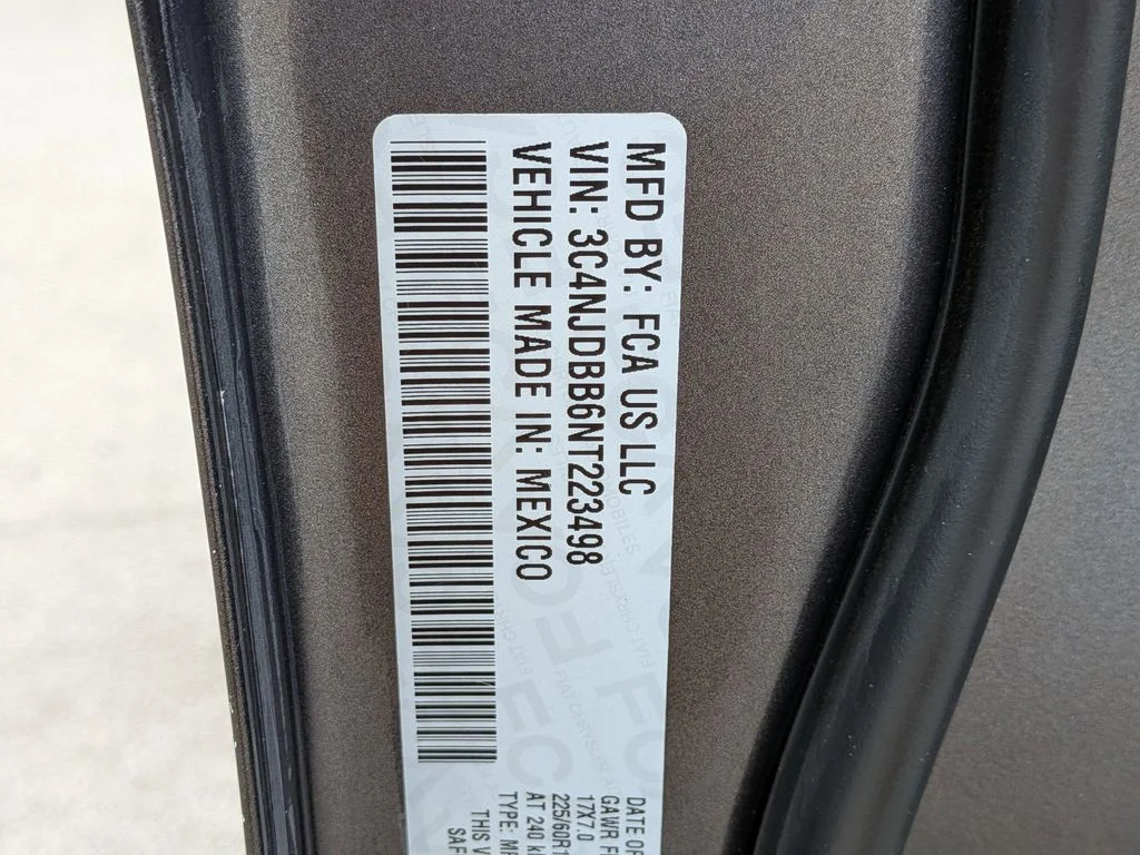 Used 2022 Gray Jeep Latitude image 28