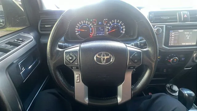 Used 2017 White Toyota SR5 image 22