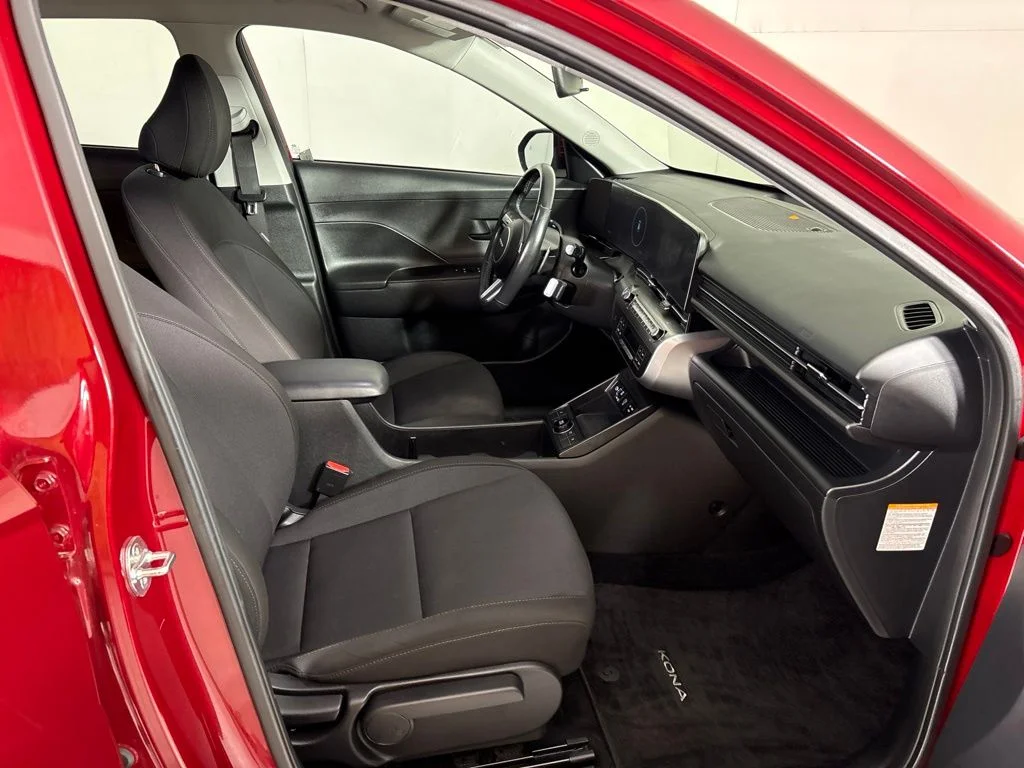 Used 2025 Red Hyundai SEL image 15