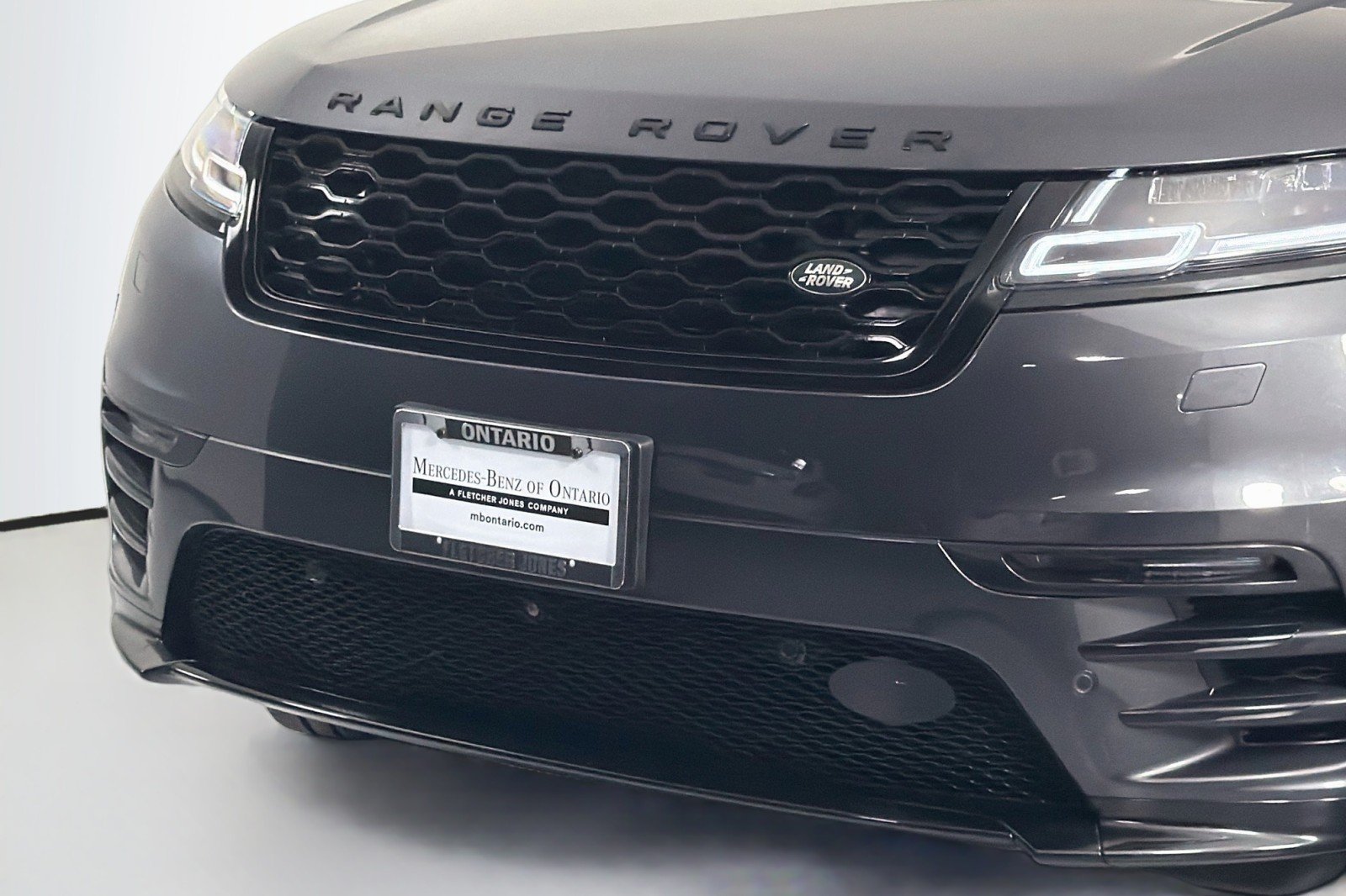 Used 2021 Carpathian Grey Premium Metallic Land Rover R-Dynamic S image 13
