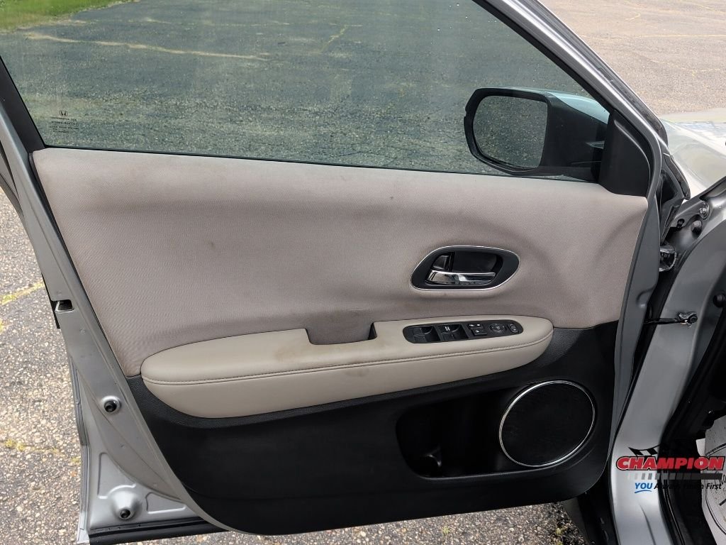 Used 2017  Honda EX image 14
