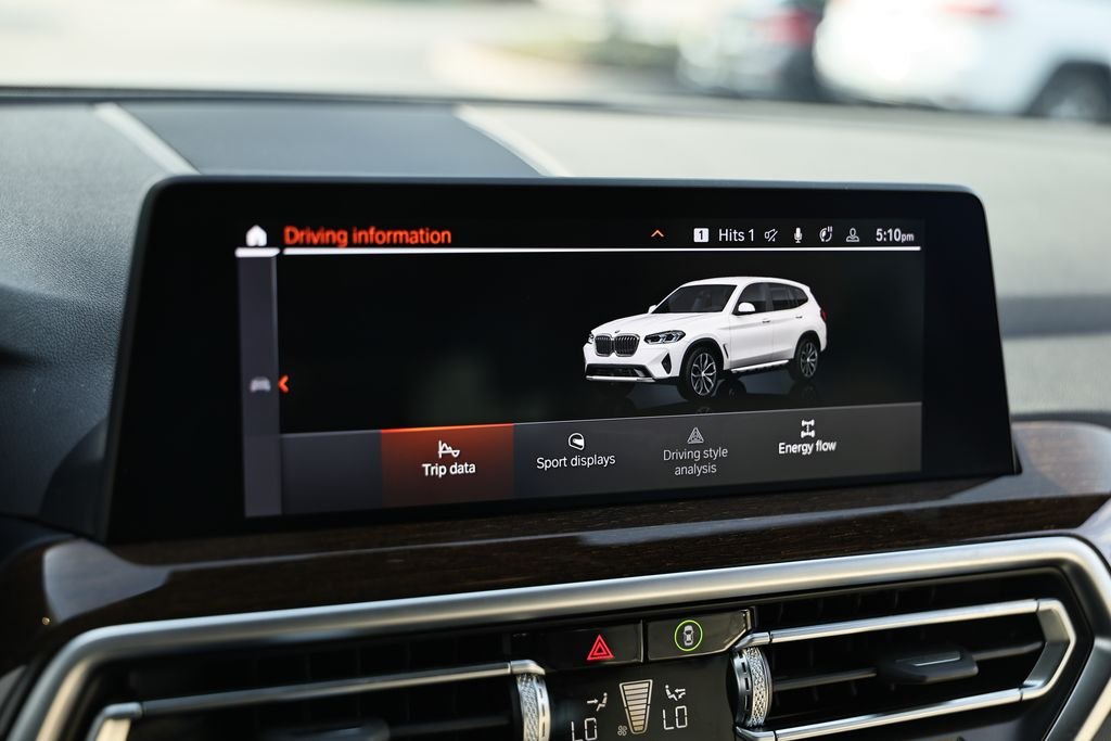 Used 2024 Mineral White Metallic BMW sDrive30i image 34