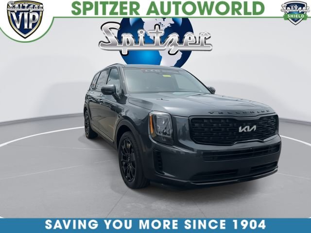 Used 2022 Gray Kia EX image 3