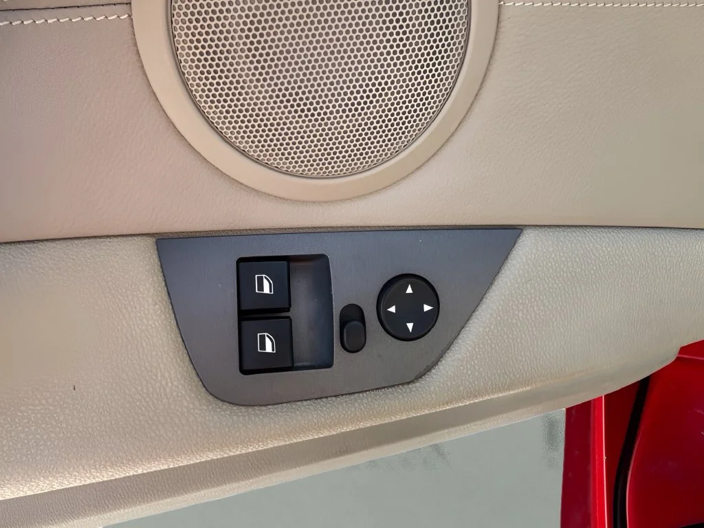 Used 2004  BMW 3.0i image 19