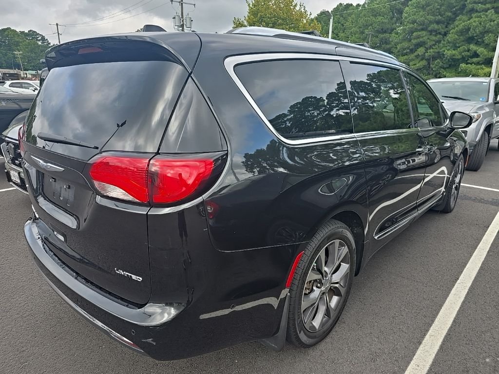 Used 2017 Black Chrysler Limited image 6