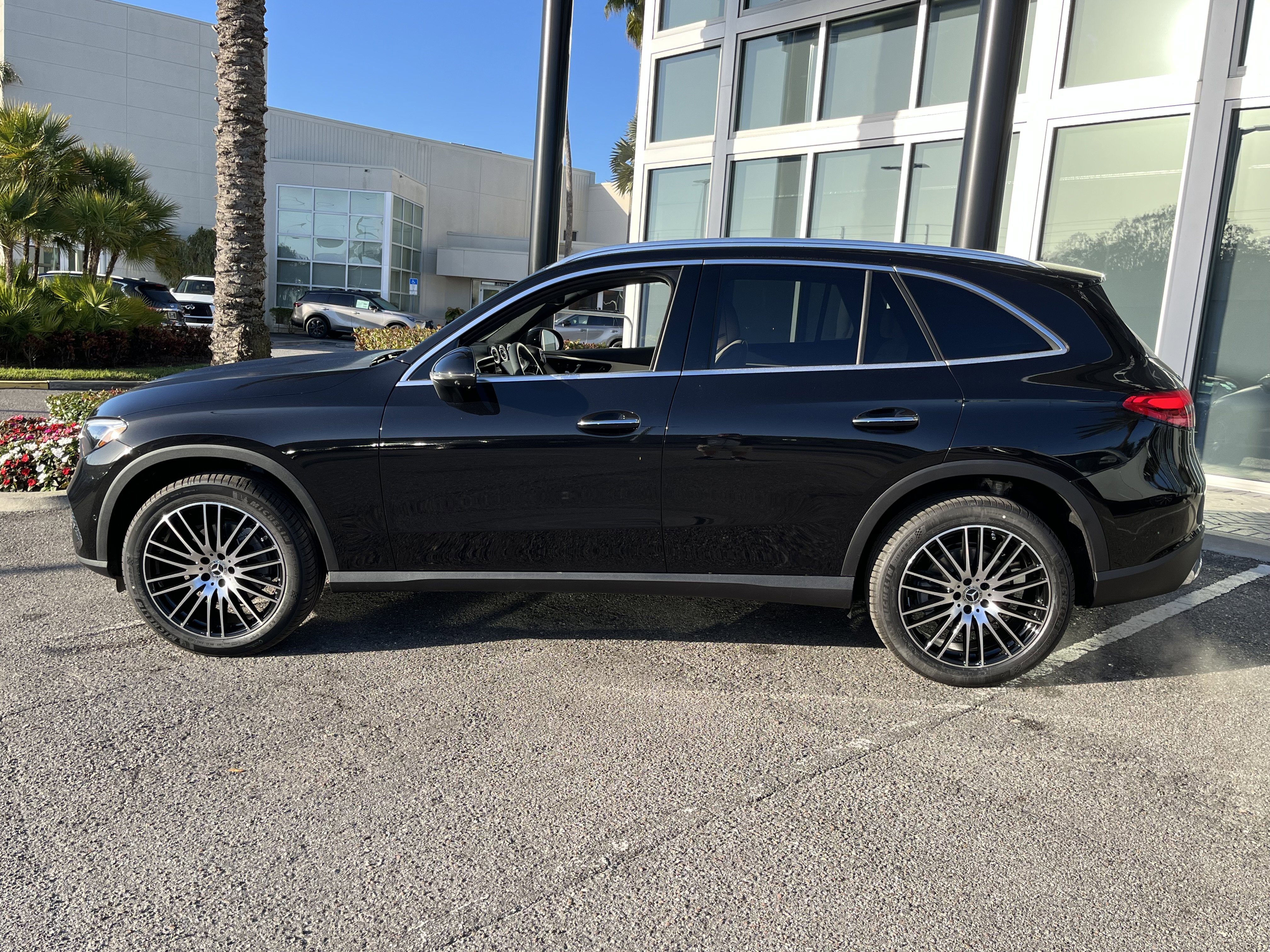 New 2026 Obsidian Black Metallic Mercedes-Benz GLC 300 image 3