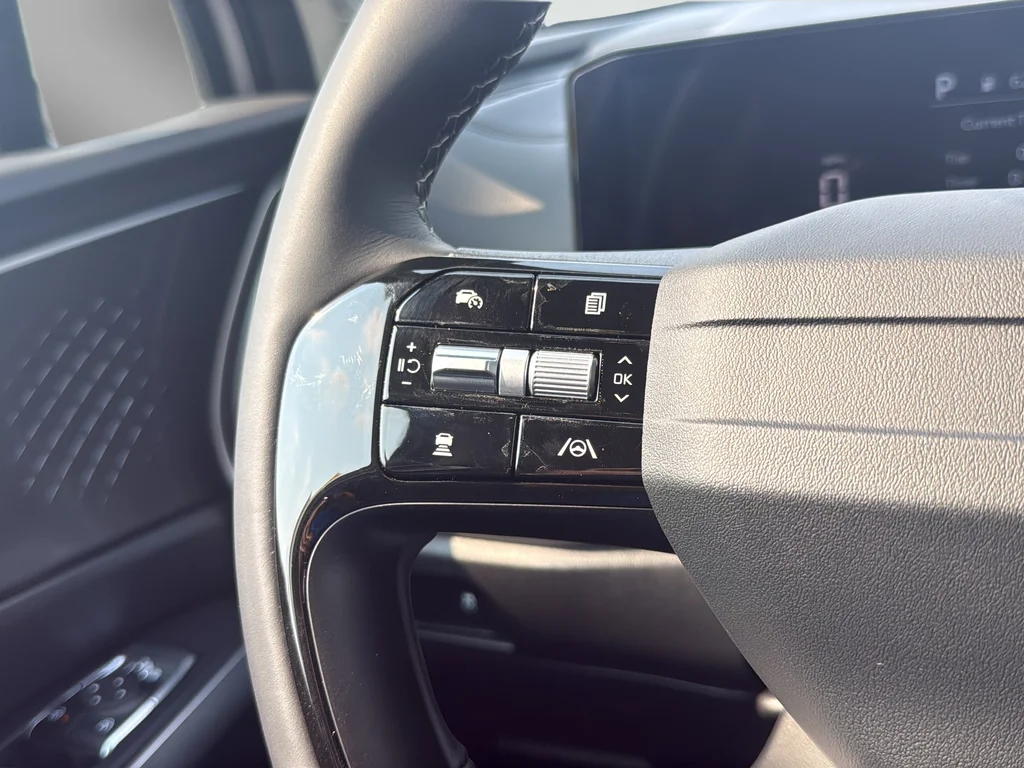 New 2026 Glacial White Pearl Kia LX image 16