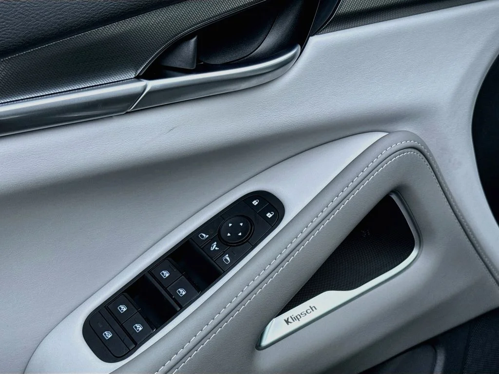 New 2027 GRAPHITE SHADOW INFINITI Luxe FWD image 18