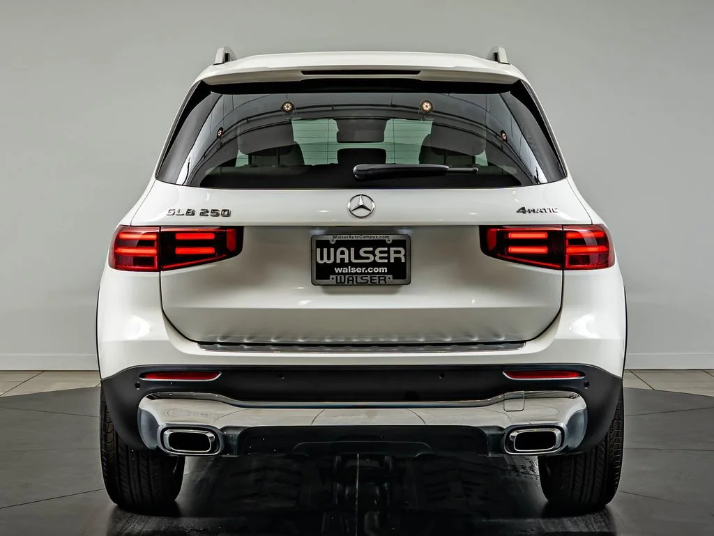 Used 2026 Polar White Mercedes-Benz GLB 250 image 6
