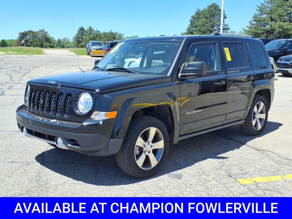 Used 2016 Black Jeep Latitude image 3