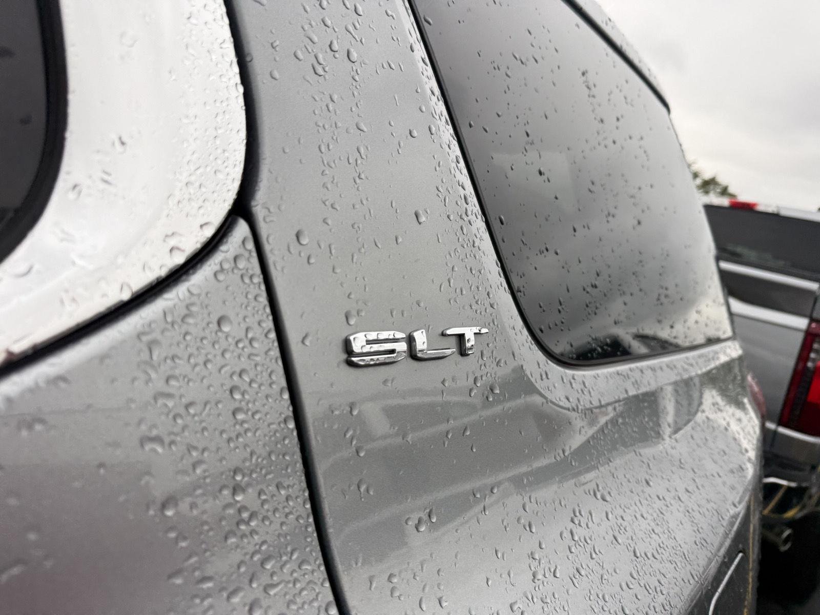 Used 2023 Sterling Metallic GMC SLT image 6