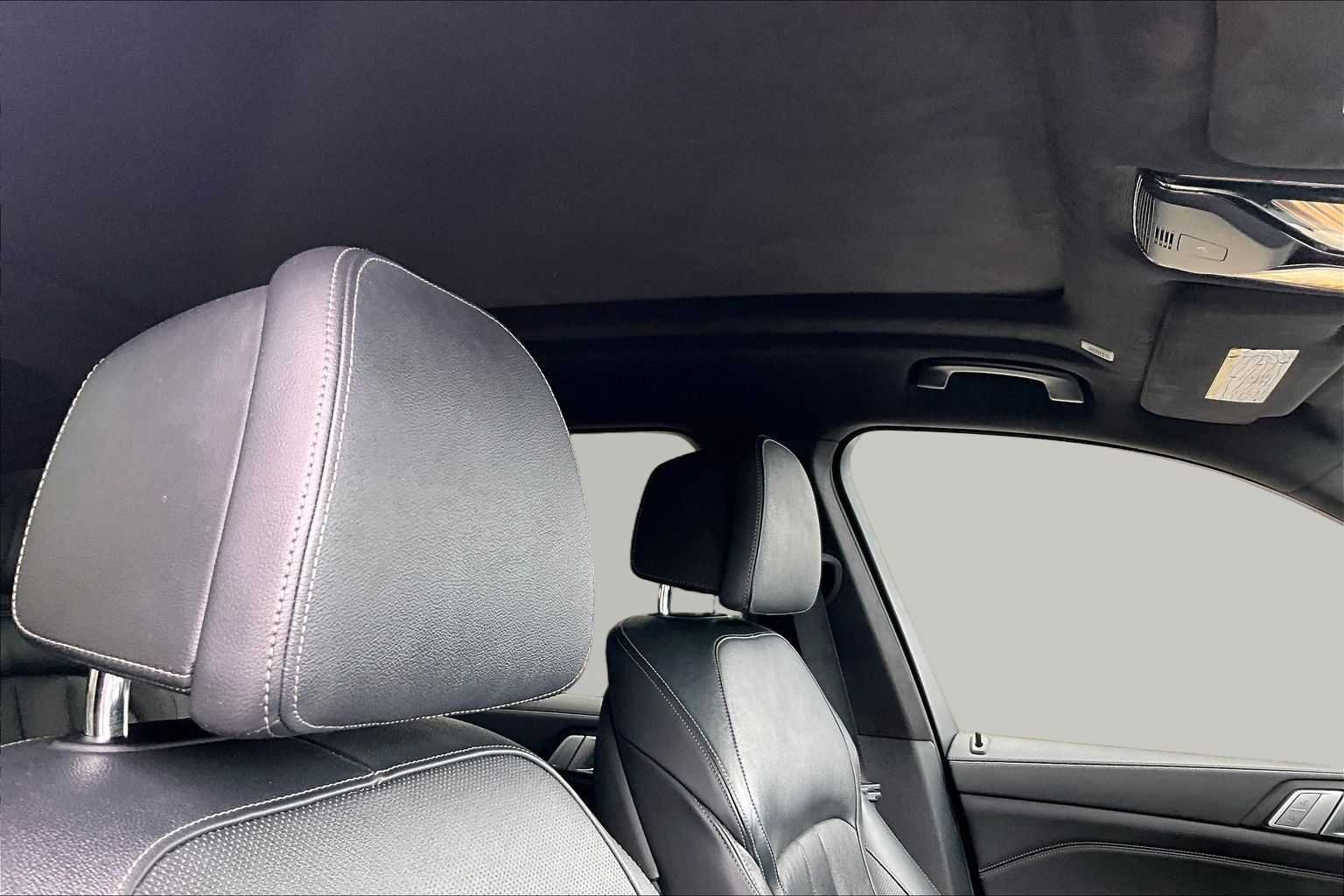 Used 2019 Phytonic Blue Metallic BMW xDrive50i image 14