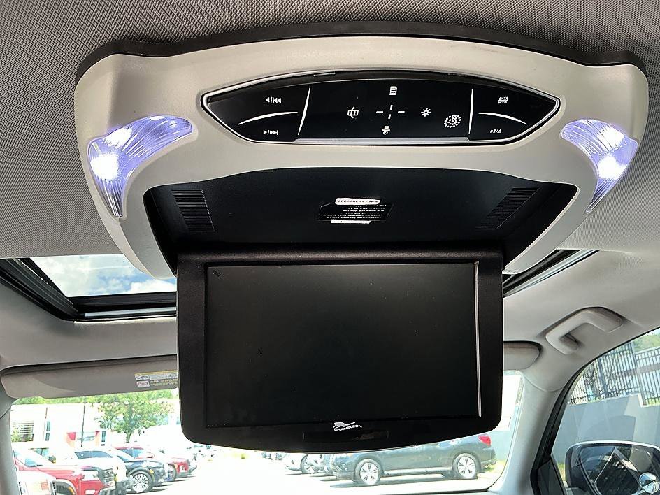 Used 2015 Silver Sky Metallic Toyota XLE image 26