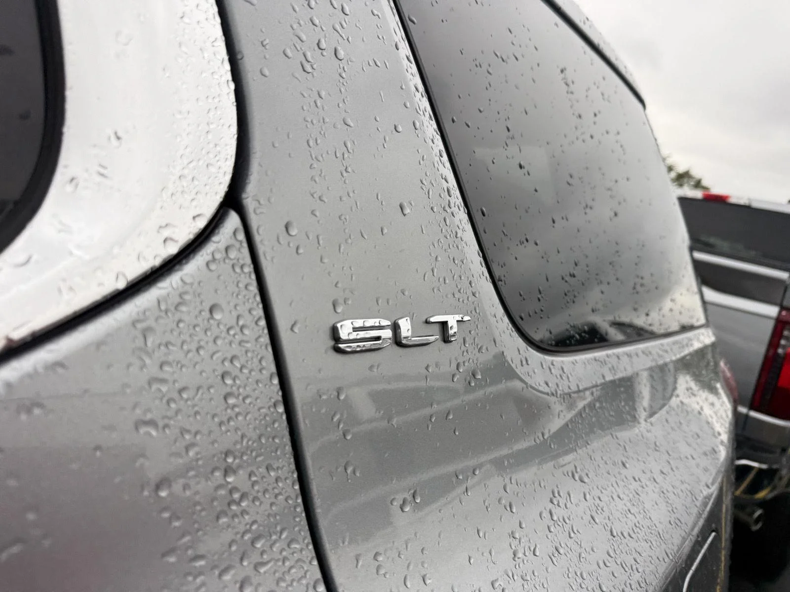 Used 2023 Sterling Metallic GMC SLT image 6