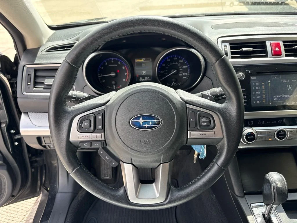 Used 2017 Black Subaru 2.5i Premium image 9