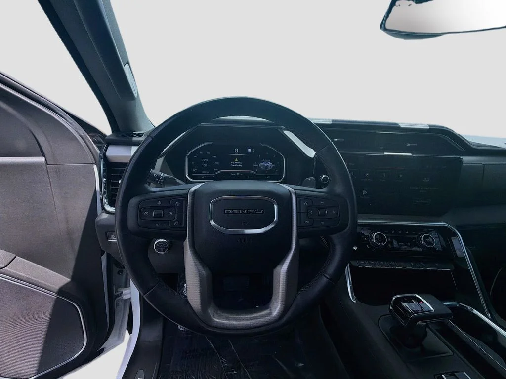 Used 2023 White GMC Denali image 11