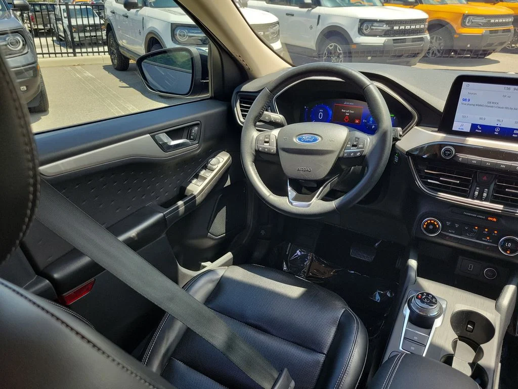 Used 2020 Magnetic Metallic Ford SE Sport image 14