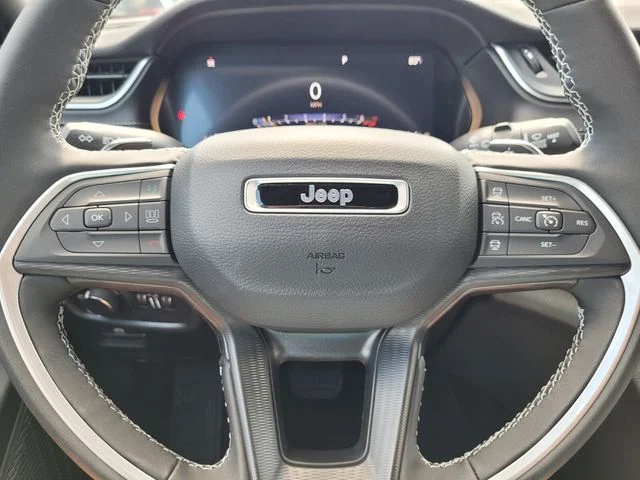 New 2025 Baltic Gray Metallic Clear-Coat Exterior Paint Jeep Altitude image 21