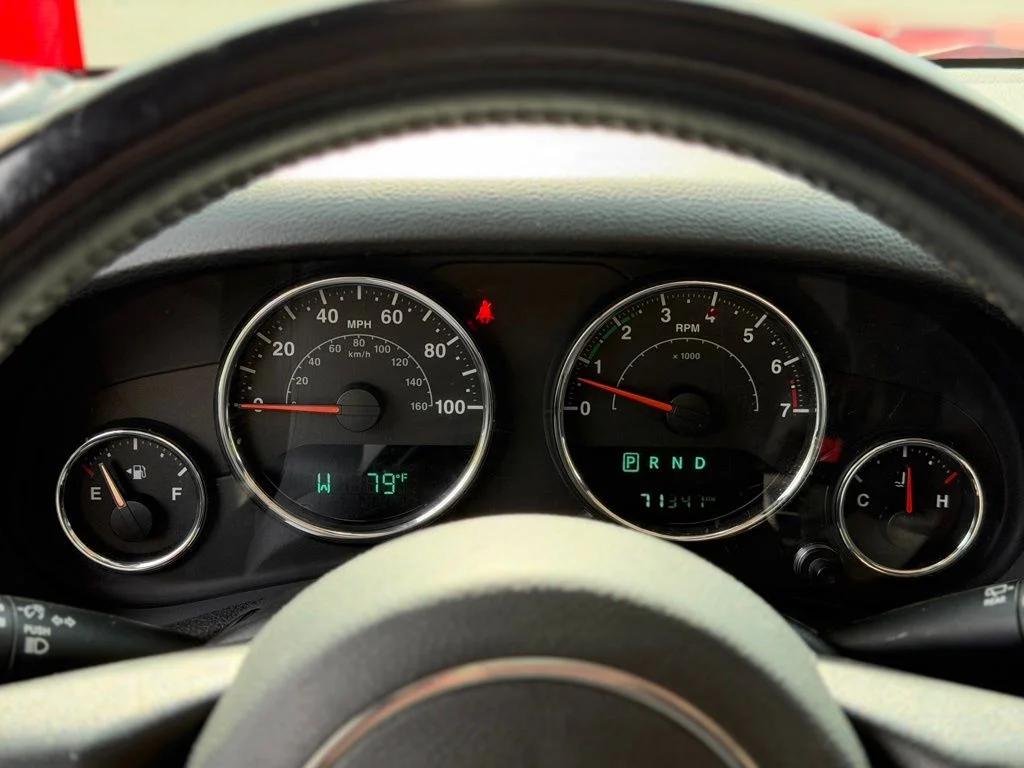 Used 2018 Red Jeep Unlimited Sahara image 10