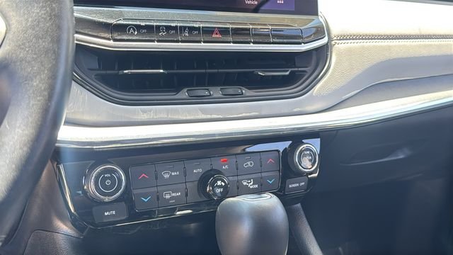 Certified Used 2022 Silver Jeep Limited image 29