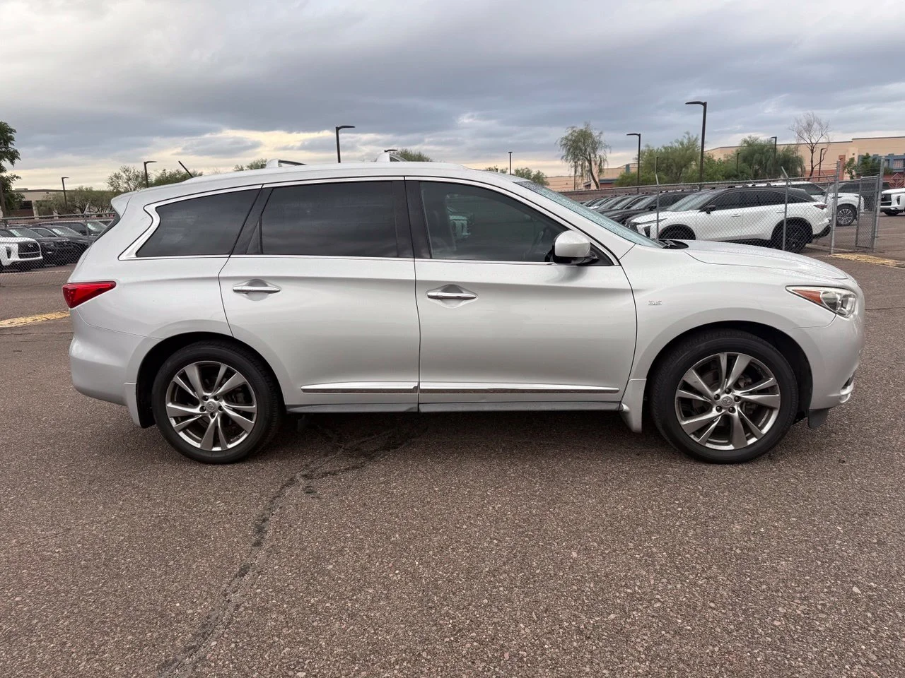Used 2015 Liquid Platinum INFINITI Base image 4