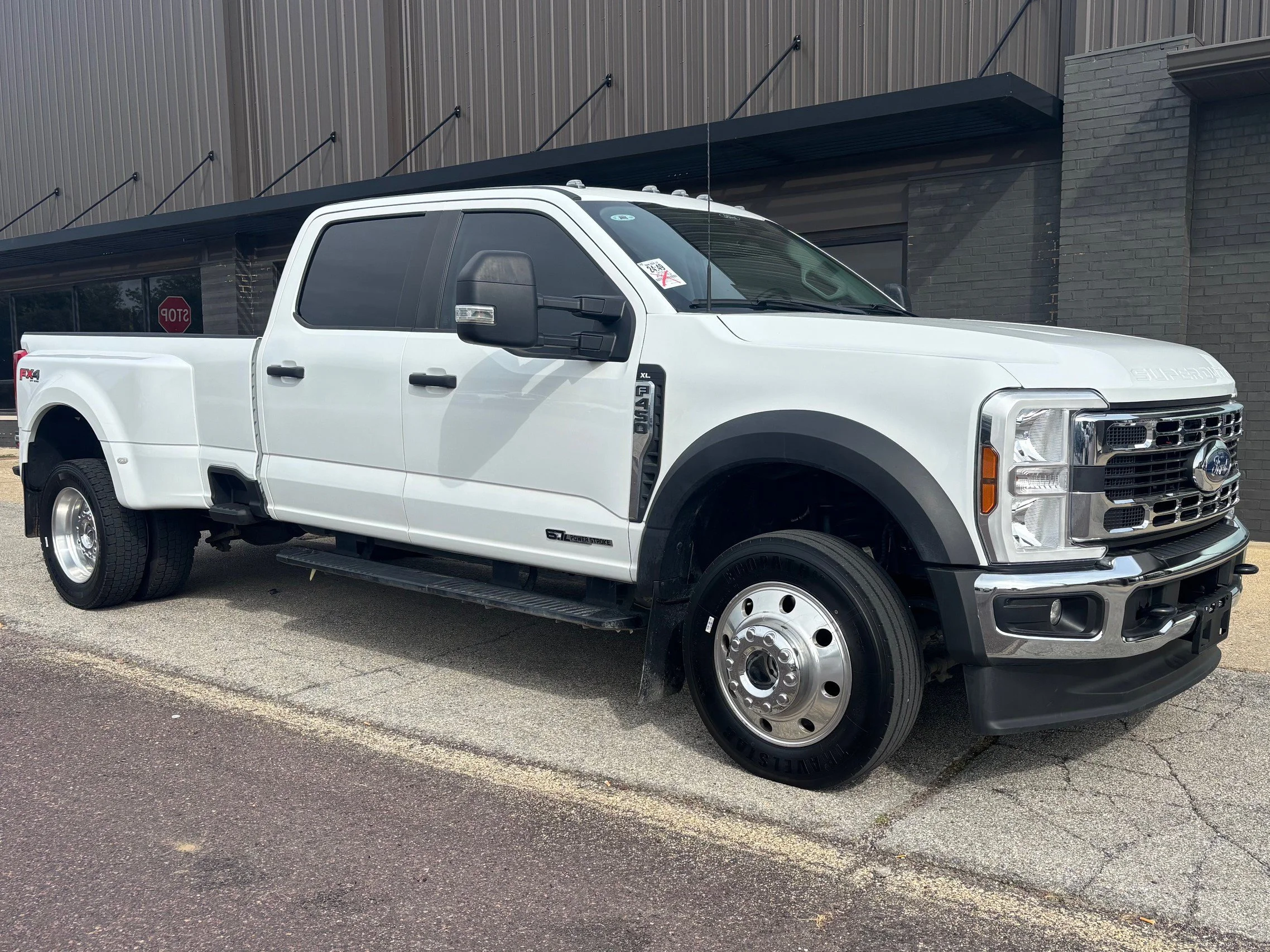 Used 2024 Oxford White Ford XL image 3