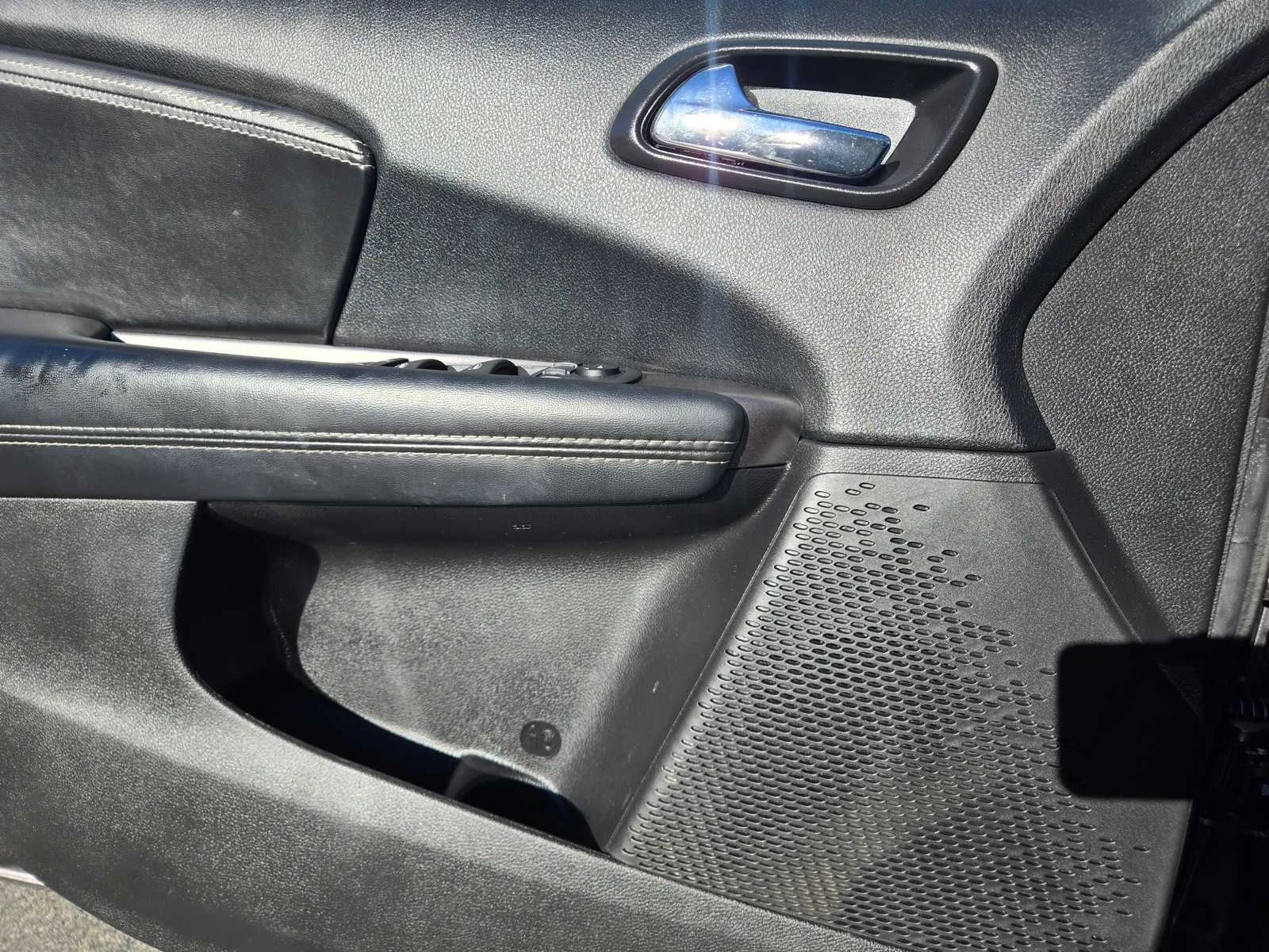 Used 2018  Dodge Crossroad image 22