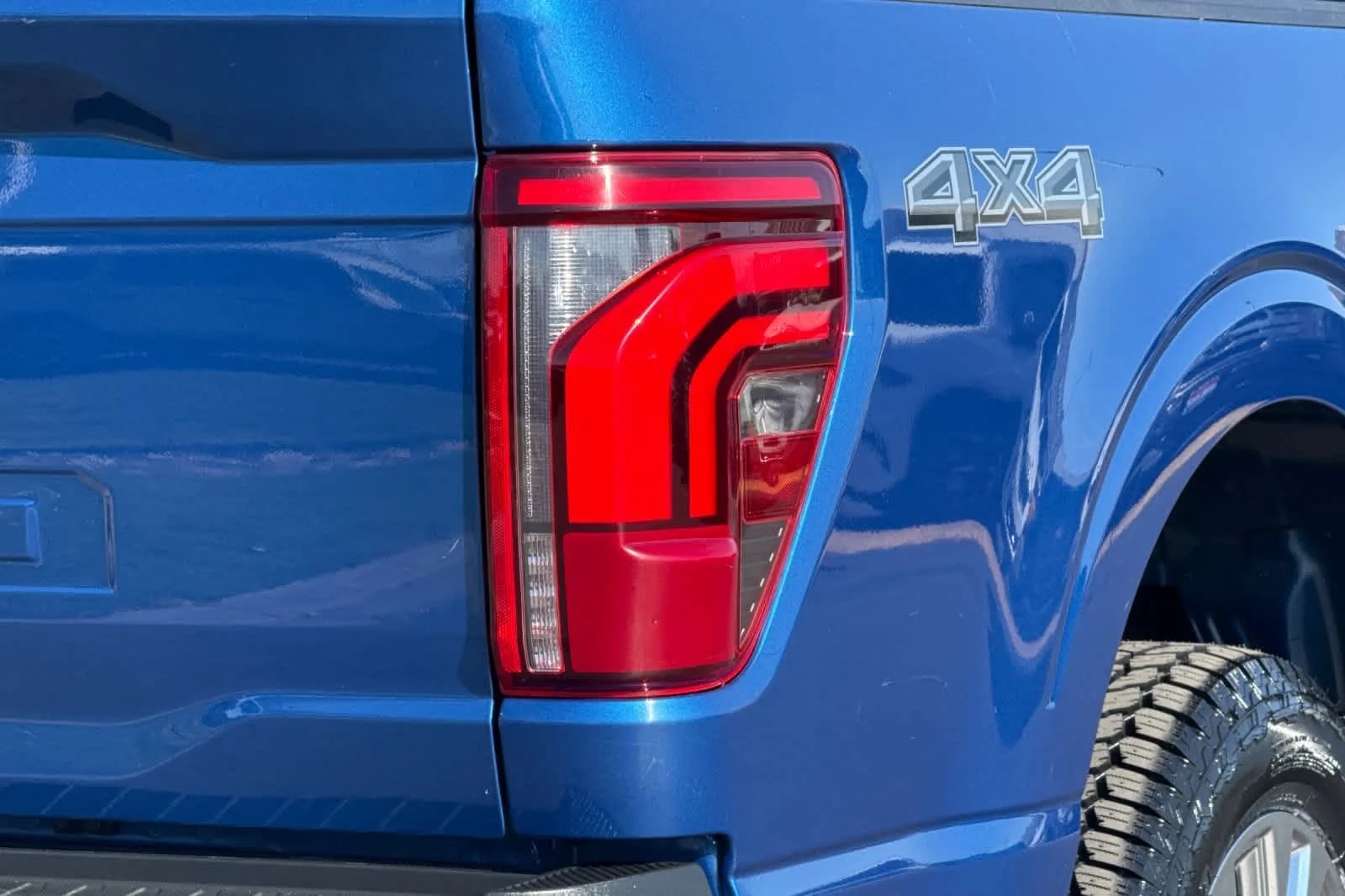 Certified Used 2024 Atlas Blue Metallic Ford LARIAT image 27