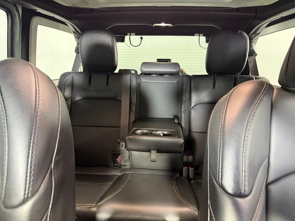 Used 2024 Earl Clearcoat Jeep Sahara 4xe image 17