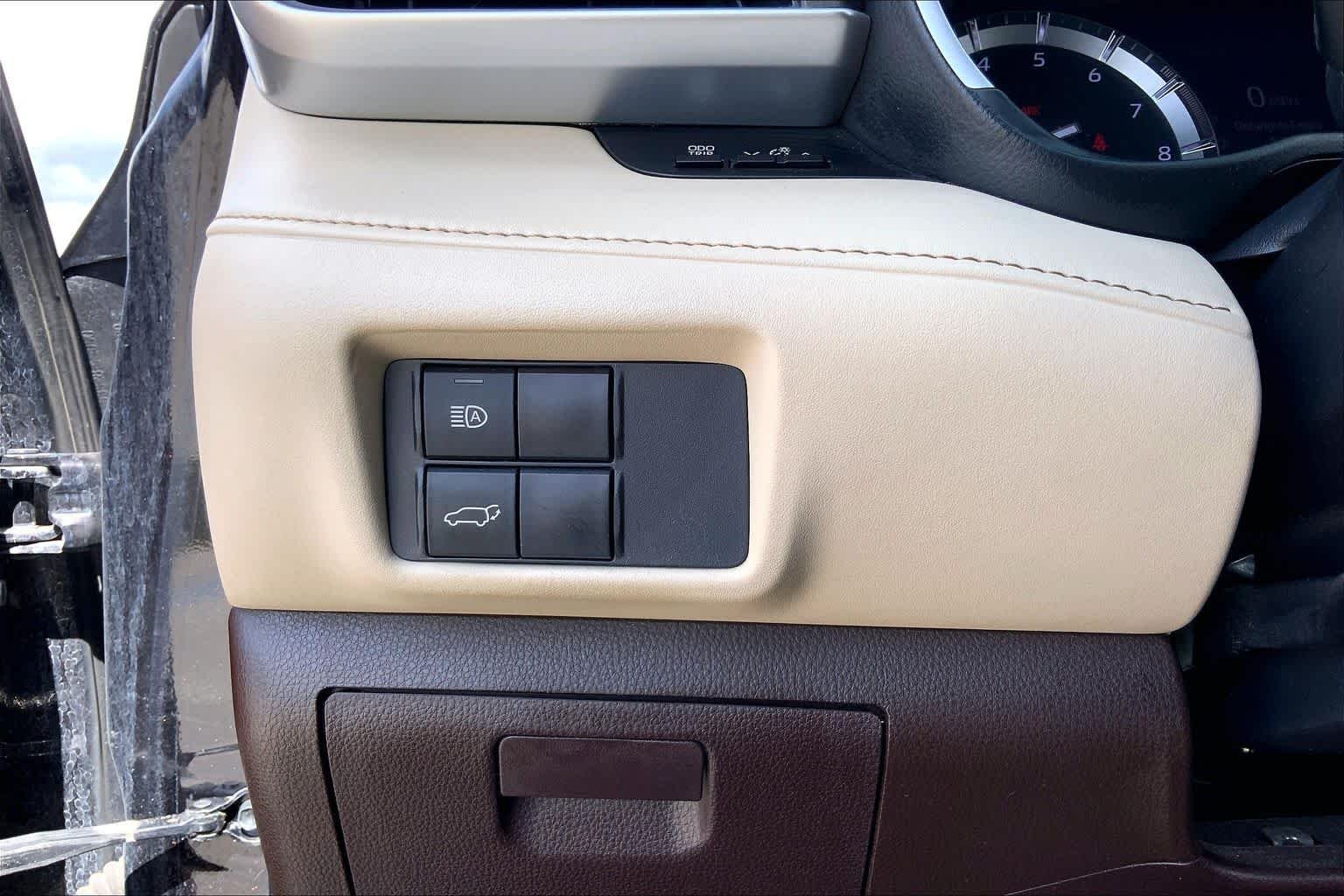 Used 2020 Opulent Amber Toyota XLE image 33