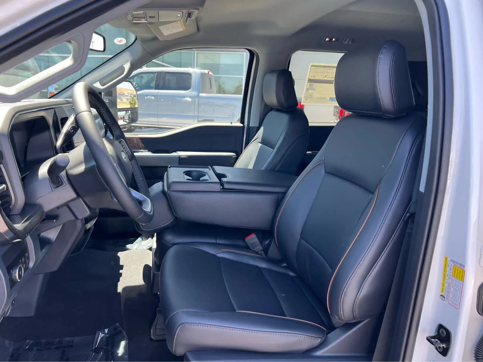 New 2026 Star White Metallic Tri-Coat Ford F-350® Lariat® image 28