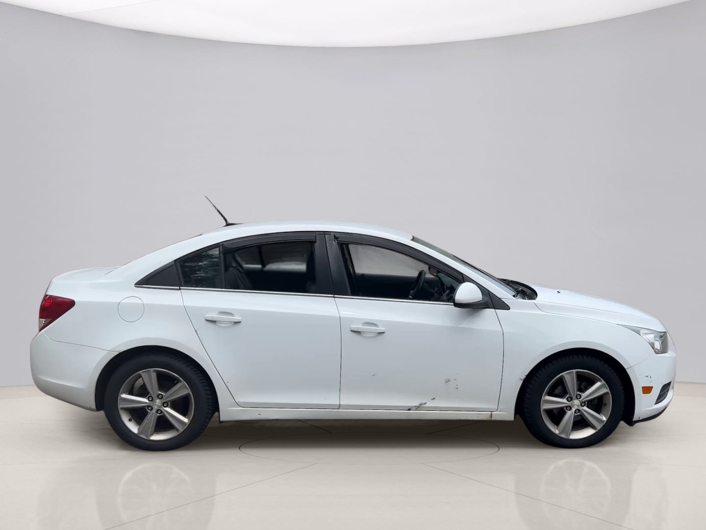 Used 2014 White Chevrolet 2LT image 6