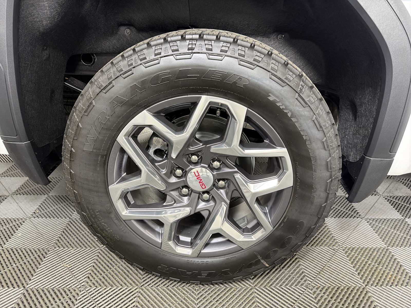 2026 GMC Sierra 1500 SLT - Photo 15