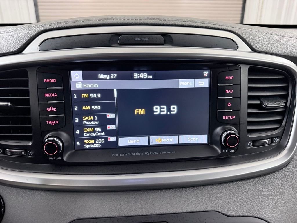 Used 2019 White Kia SX image 16
