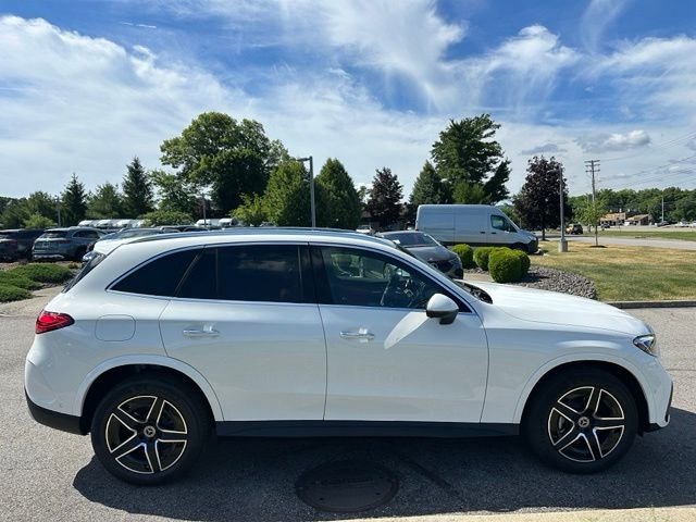 New 2026 Polar White Mercedes-Benz GLC 300 image 6
