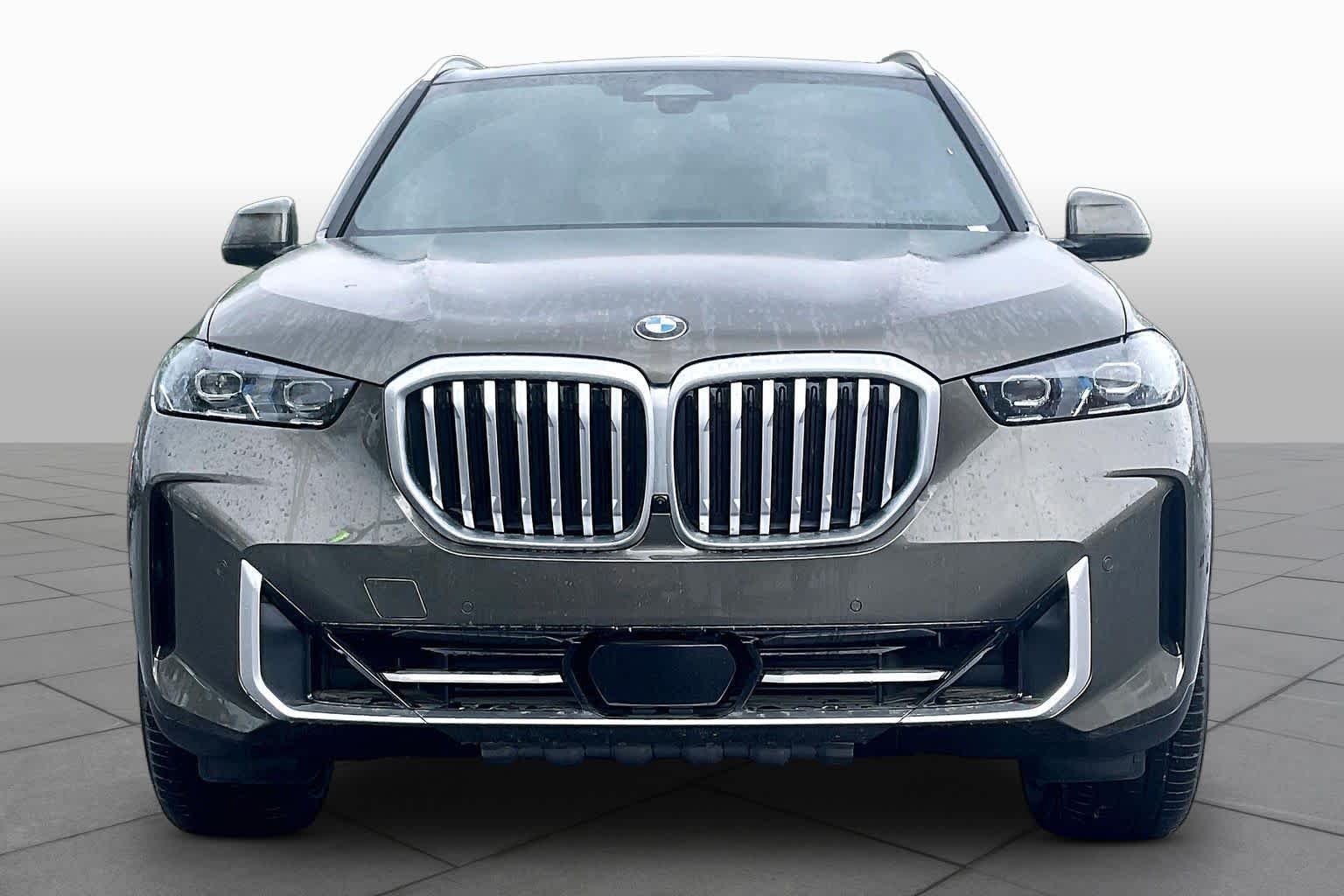 Used 2026 Manhattan Green Metallic BMW xDrive40i image 3