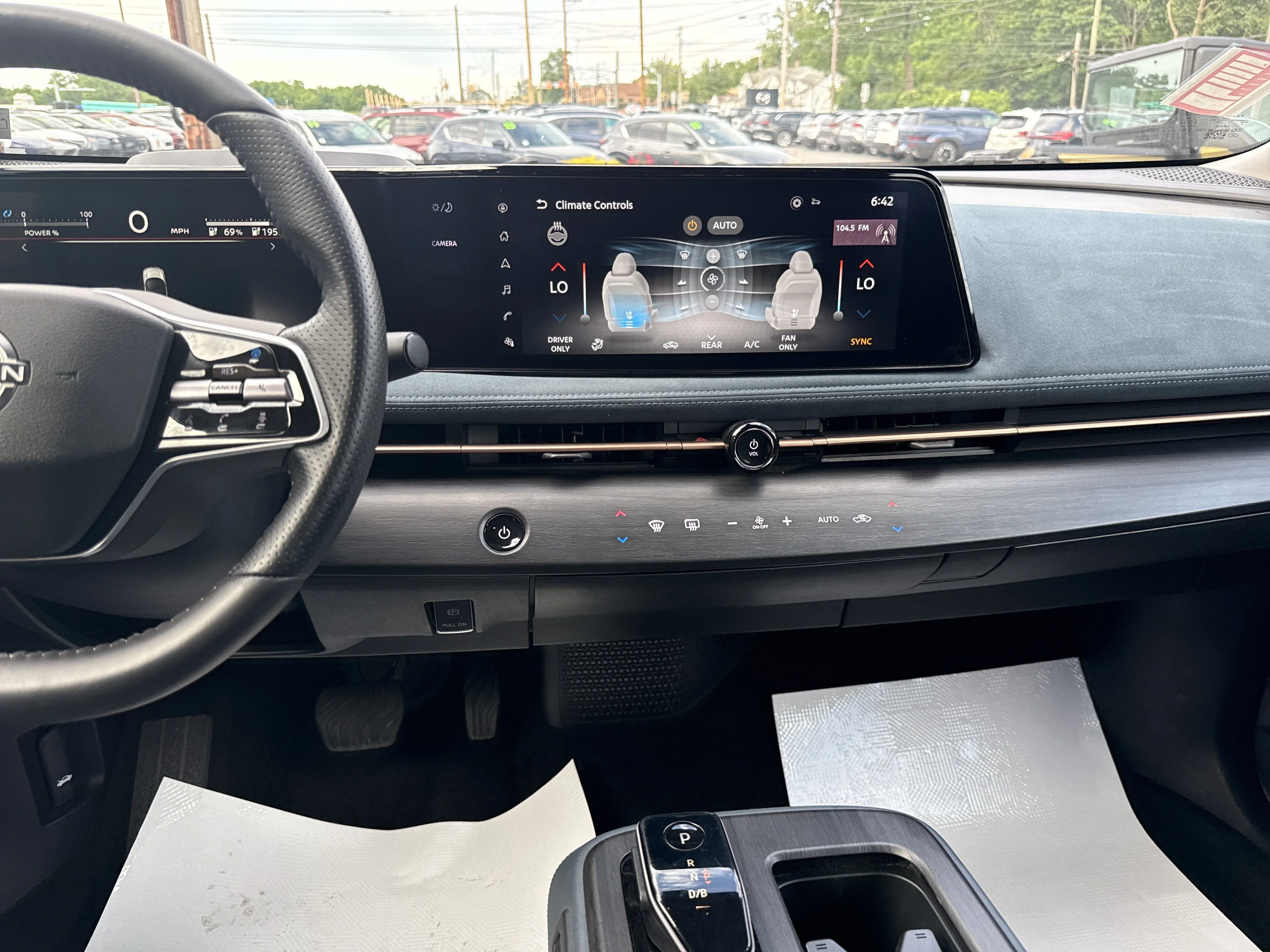 2023 Nissan Ariya Platinum+ - Photo 23