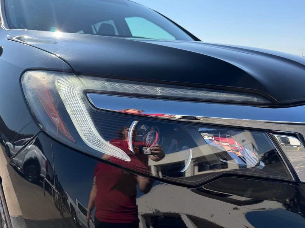 Used 2020 Black Honda EX-L image 6