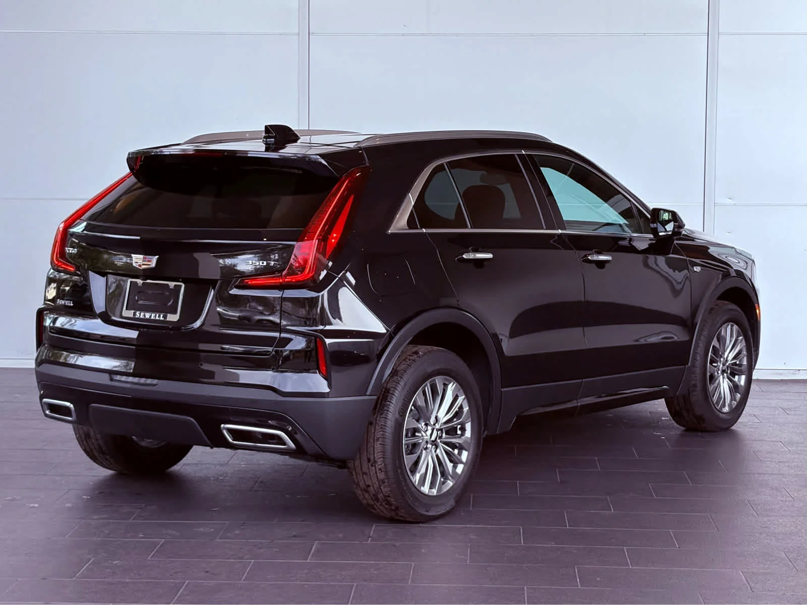 2024 Cadillac XT4 Premium Luxury - Photo 4