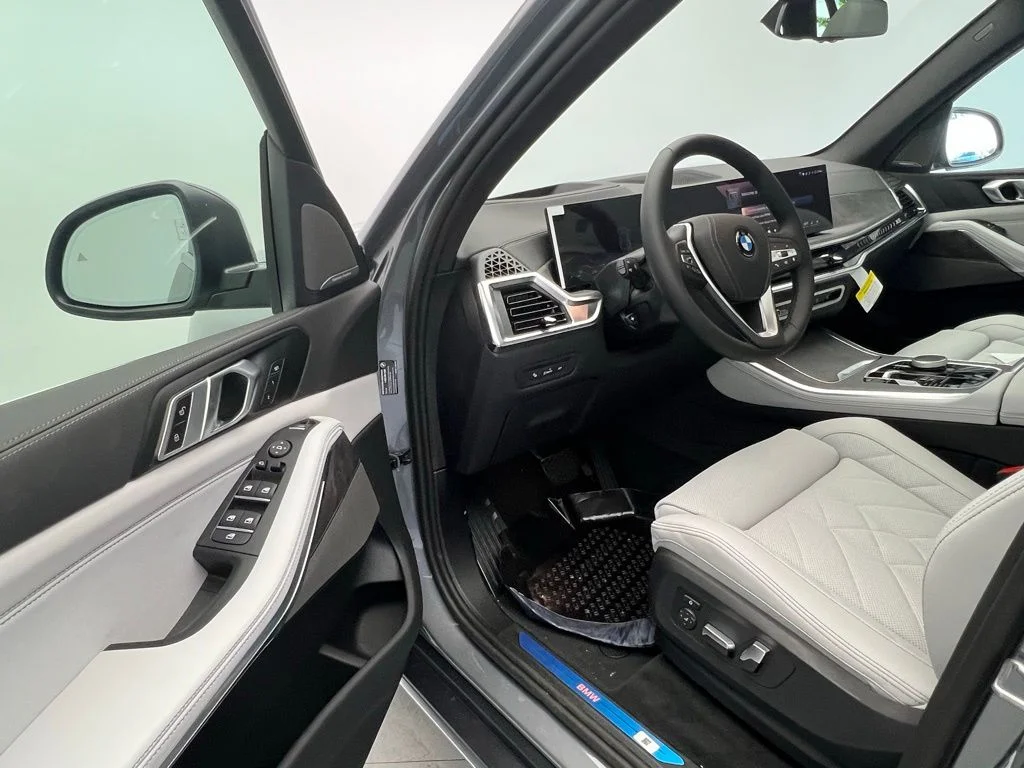 New 2026 Skyscraper Grey Metallic BMW xDrive40i image 22
