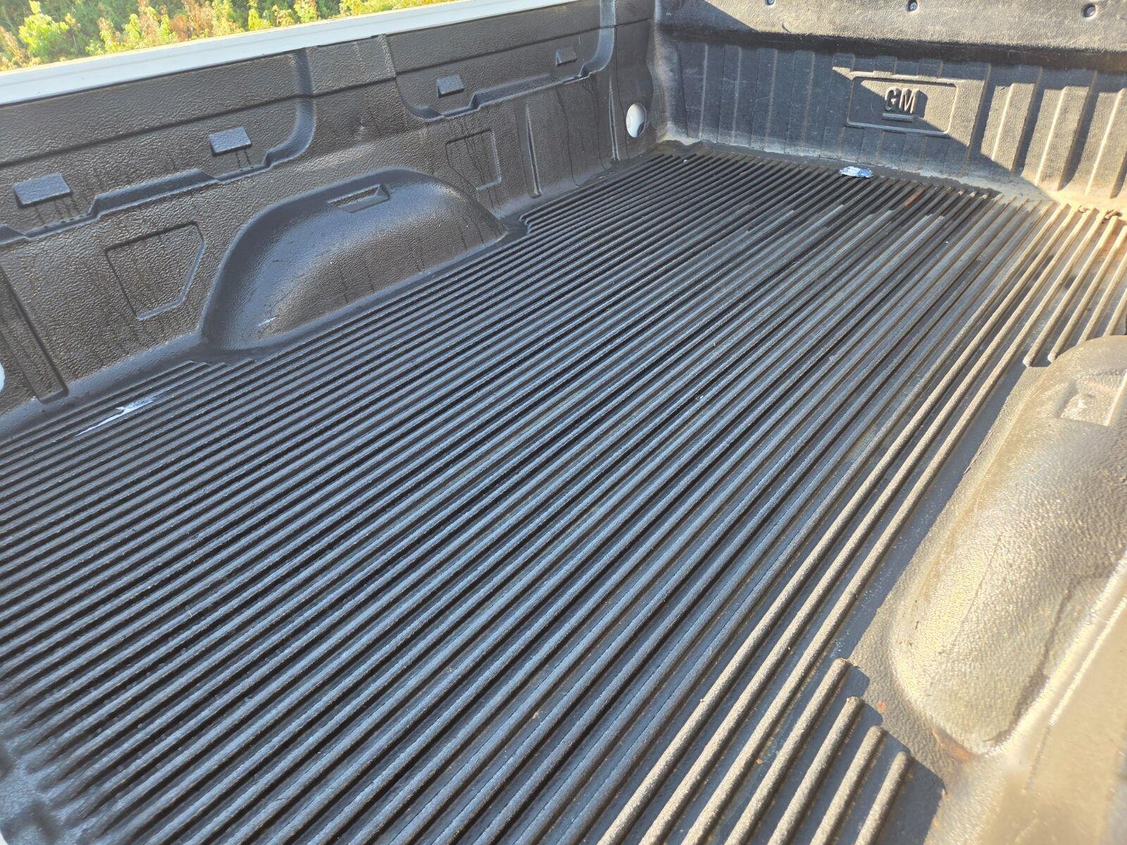 Used 2008 SUMMIT WHITE Chevrolet Work Truck image 5