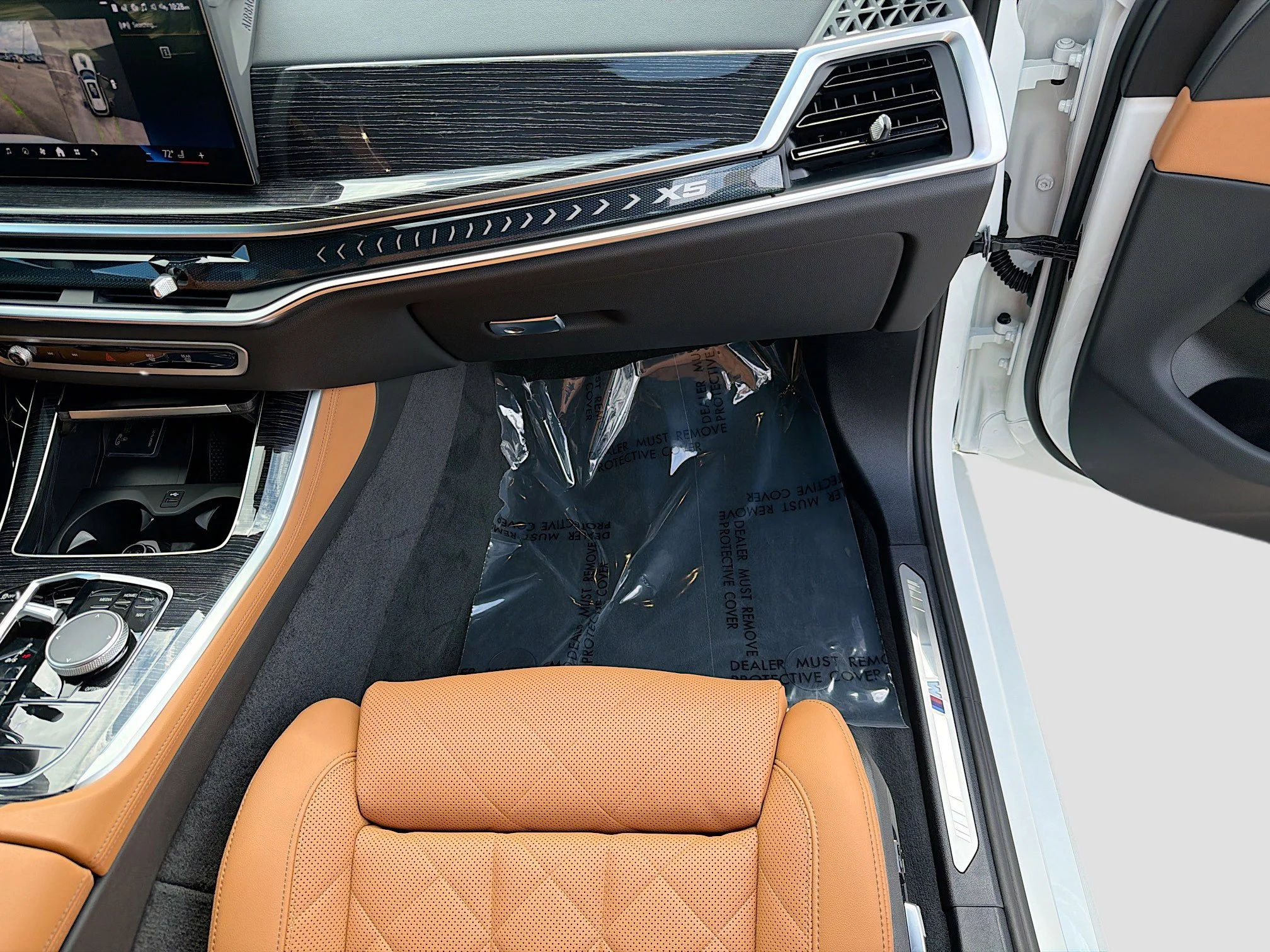 New 2026 Mineral White Metallic BMW xDrive40i image 17